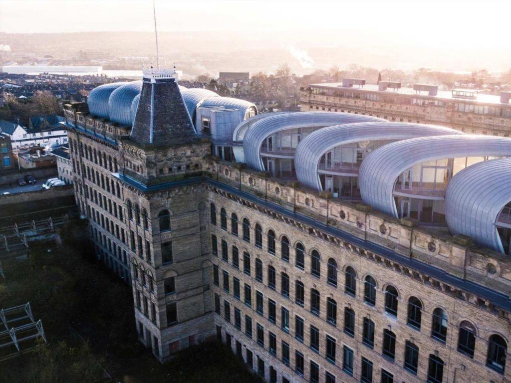 Platinum Penthouse Apartment Bradford  Bagian luar foto